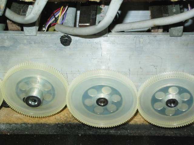 http://www.dairiki.org/hammond/pics/parie/k61-gears.jpg